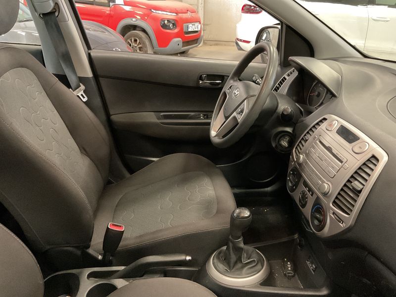 Hyundai i20 1.4 CRDi Comfort 2010 – снимка 3