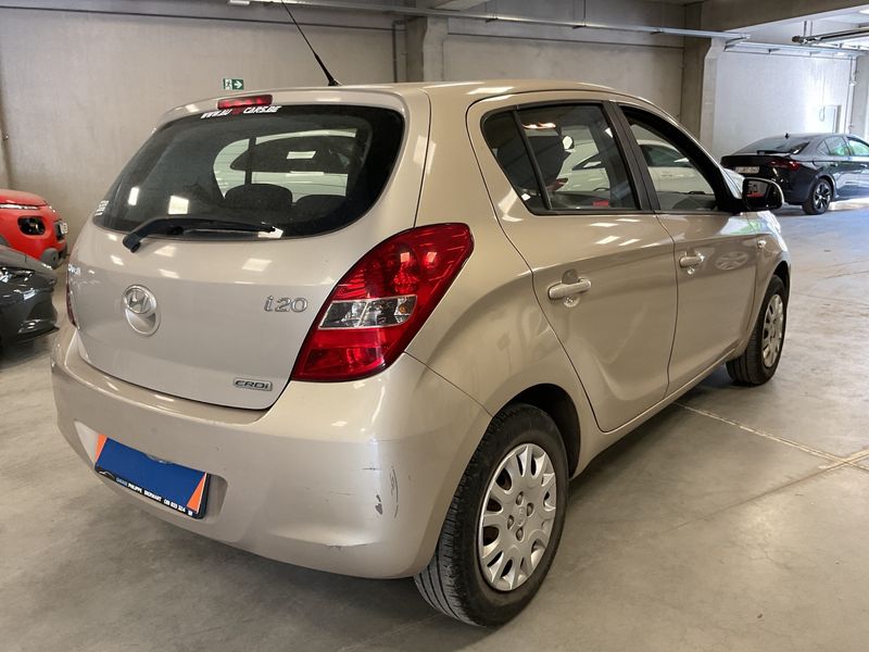 Hyundai i20 1.4 CRDi Comfort 2010 – снимка 2