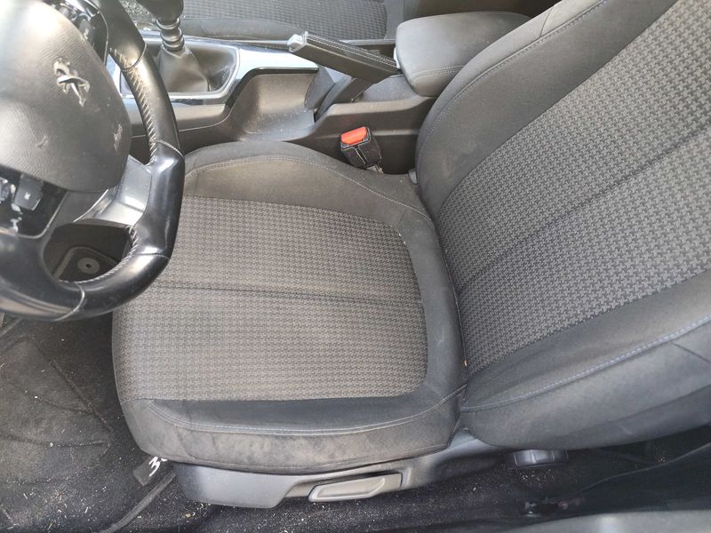 Peugeot 308 1.5 Blue-HDi Style 2020 – снимка 27