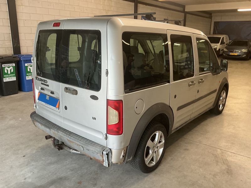 Ford Tourneo Connect 1.8 Kombi kurz 2004 – снимка 2