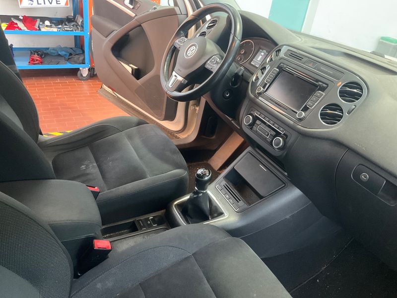 Volkswagen Tiguan 2.0 TDI Sport & Style 4Motion 2013 – снимка 25