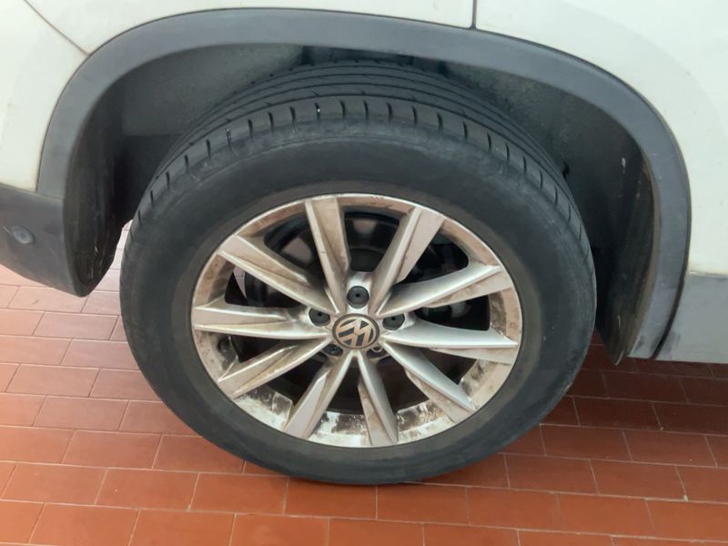 Volkswagen Tiguan 2.0 TDI Sport & Style 4Motion 2013 – снимка 9