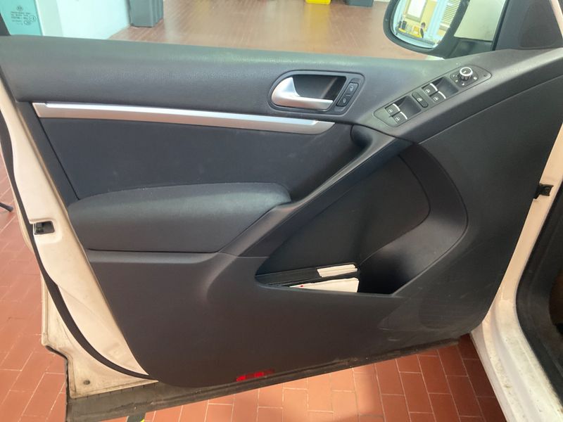 Volkswagen Tiguan 2.0 TDI Sport & Style 4Motion 2013 – снимка 24