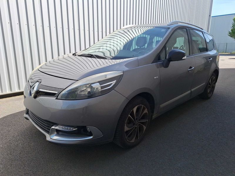Renault Grand Scenic 1.2 TCe Energy BOSE Edition 2015 – снимка 2