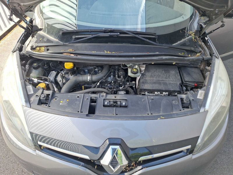 Renault Grand Scenic 1.2 TCe Energy BOSE Edition 2015 – снимка 8