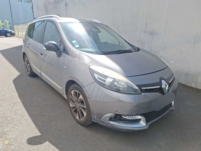 Renault Grand Scenic 1.2 TCe Energy BOSE Edition 2015 – снимка 6