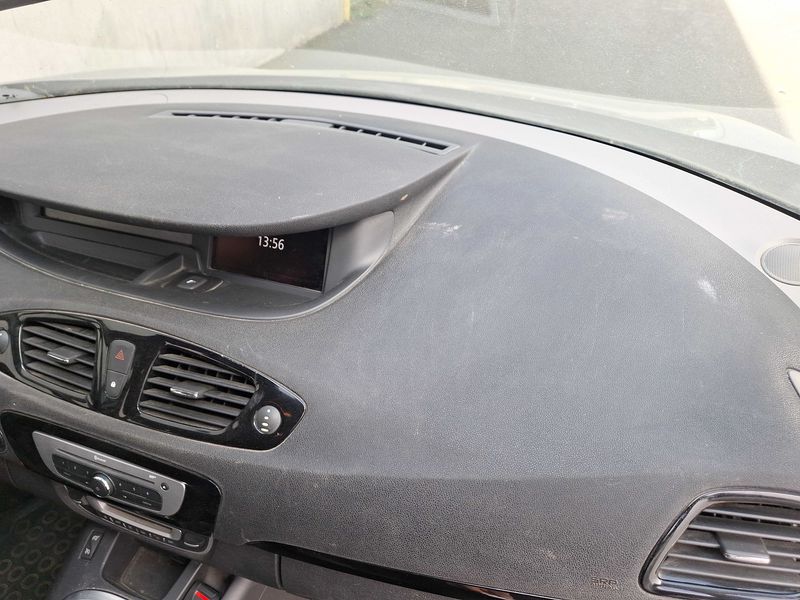 Renault Grand Scenic 1.2 TCe Energy BOSE Edition 2015 – снимка 121