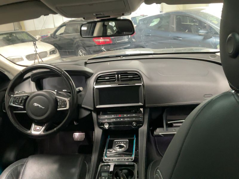 Jaguar F-Pace 30d AWD 2017 – снимка 18
