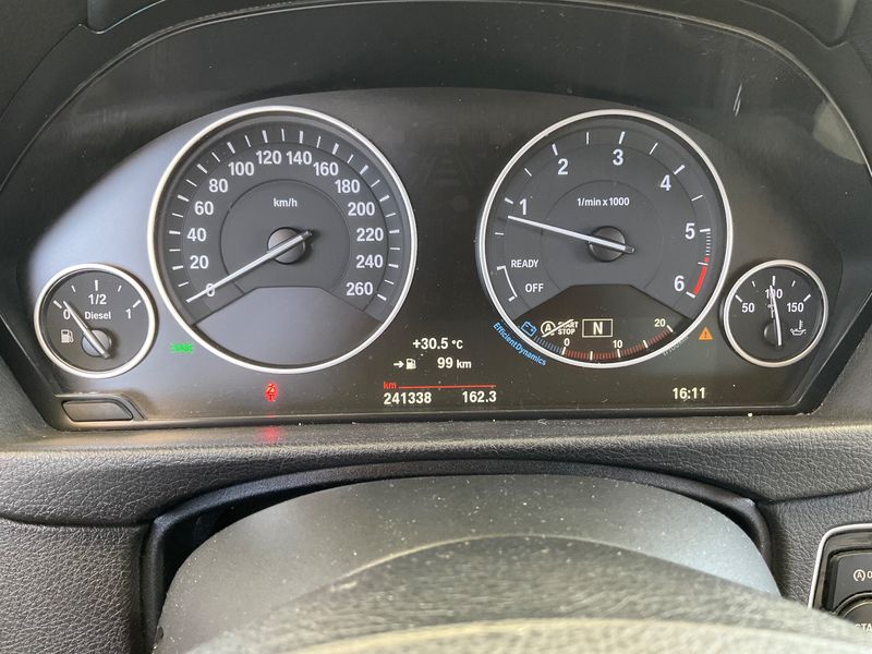 BMW 3er 318d Luxury Line 2015 – снимка 18
