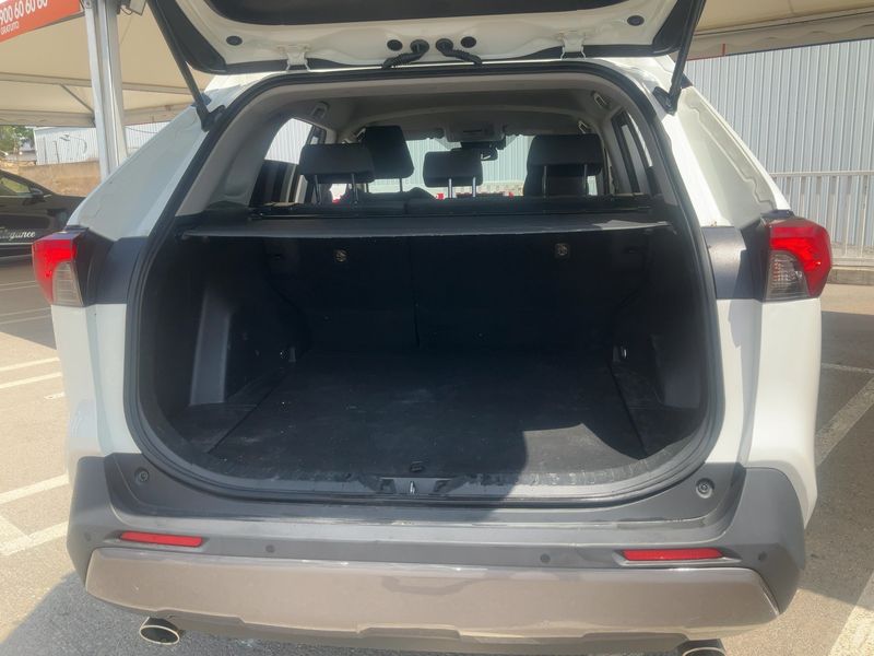 Toyota RAV 4 2.5 Hybrid 4x2 2020 – снимка 15
