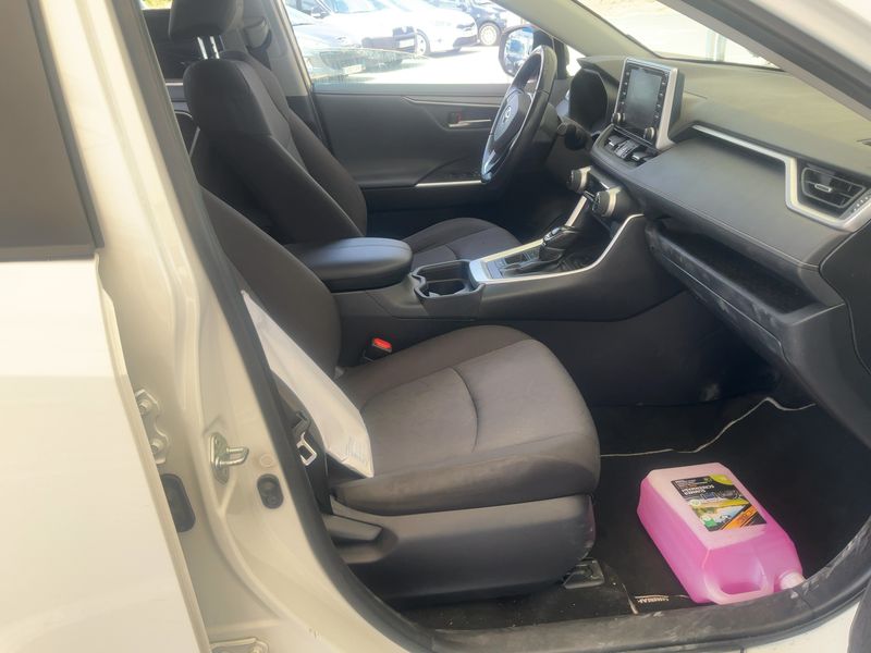 Toyota RAV 4 2.5 Hybrid 4x2 2020 – снимка 16