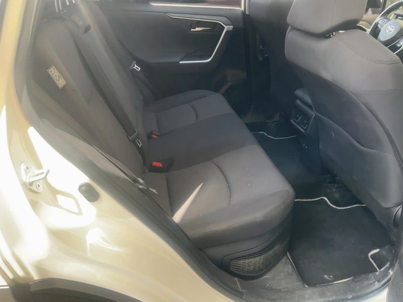 Toyota RAV 4 2.5 Hybrid 4x2 2020 – снимка 19