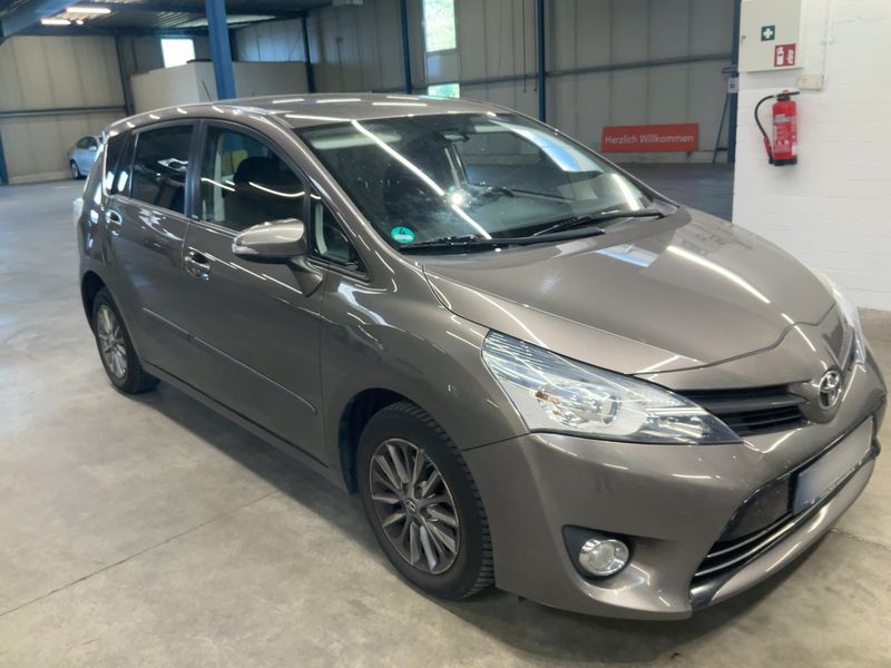 Toyota Verso 1.6 D-4D Edition-S 2016 – снимка 12