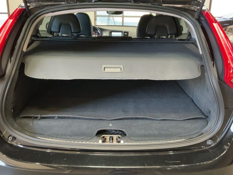 Volvo V60 2.4 T6 Plug-in Hybrid Summum AWD 2015 – снимка 15