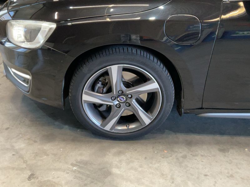 Volvo V60 2.4 T6 Plug-in Hybrid Summum AWD 2015 – снимка 3