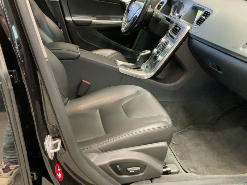 Volvo V60 2.4 T6 Plug-in Hybrid Summum AWD 2015 – снимка 17