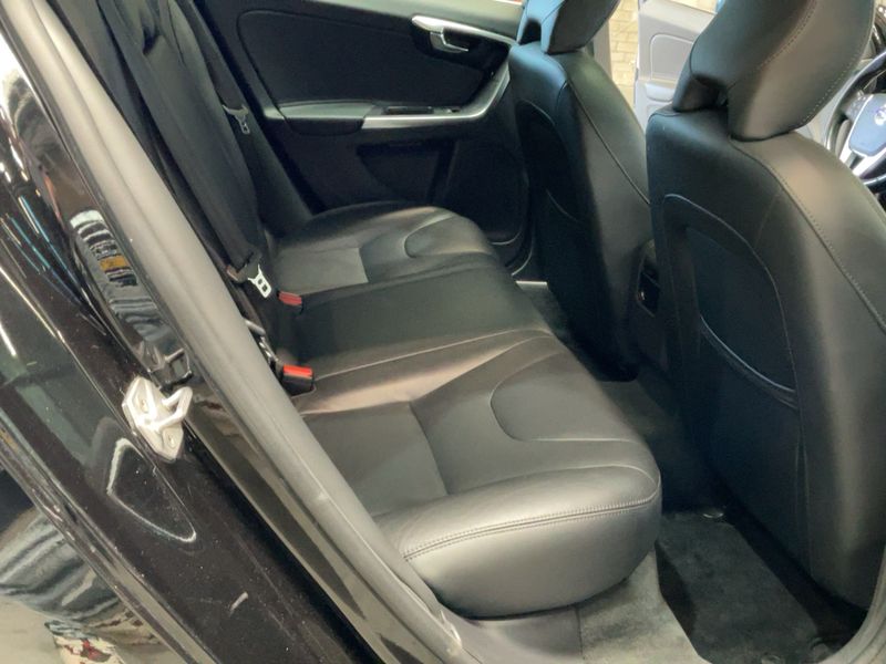 Volvo V60 2.4 T6 Plug-in Hybrid Summum AWD 2015 – снимка 20
