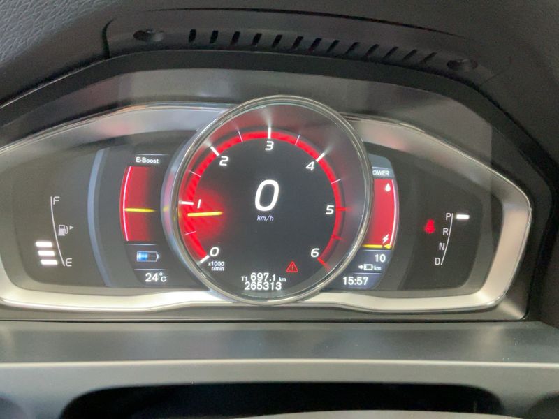 Volvo V60 2.4 T6 Plug-in Hybrid Summum AWD 2015 – снимка 19