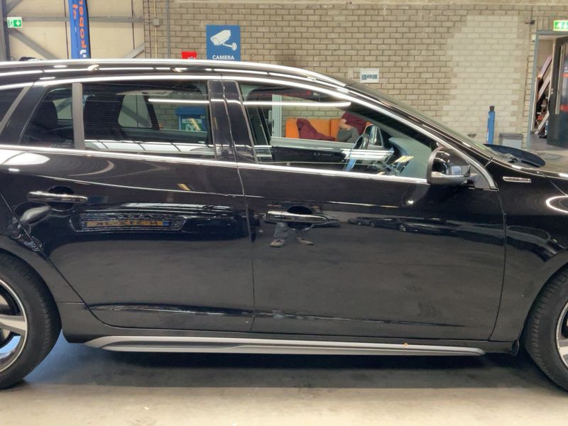 Volvo V60 2.4 T6 Plug-in Hybrid Summum AWD 2015 – снимка 10