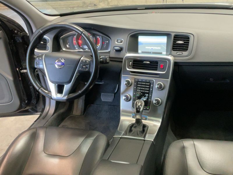 Volvo V60 2.4 T6 Plug-in Hybrid Summum AWD 2015 – снимка 18