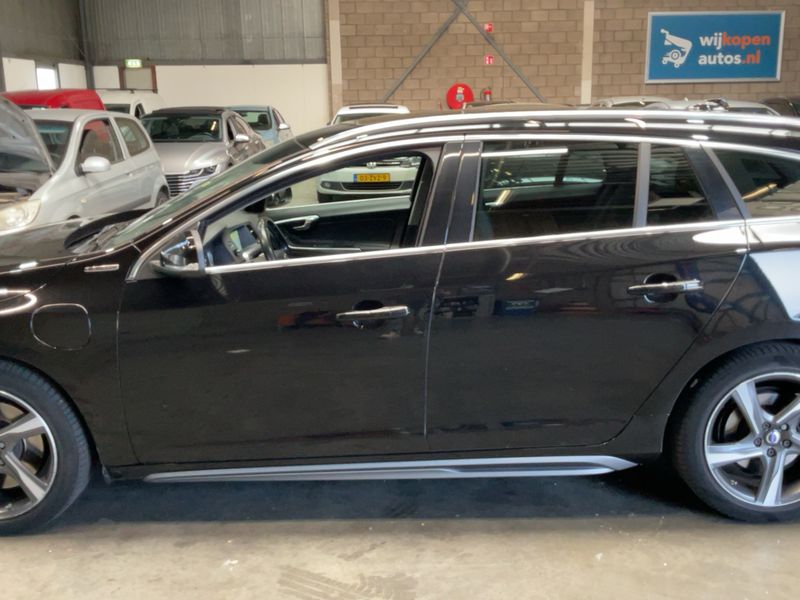 Volvo V60 2.4 T6 Plug-in Hybrid Summum AWD 2015 – снимка 4