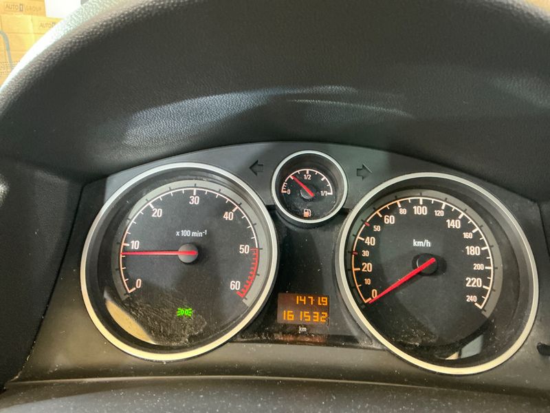Opel Astra 1.7 CDTI Edition 2009 – снимка 4