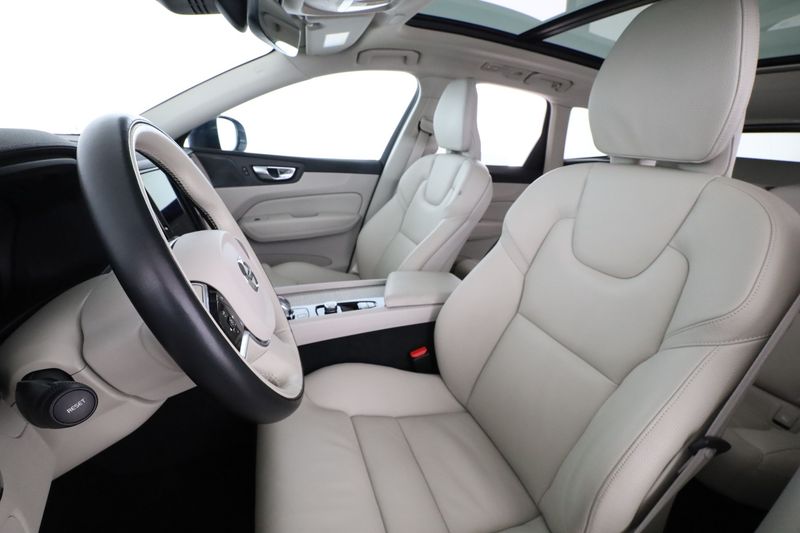Volvo XC60 2.0 T6 Recharge Plug-in Hybrid Plus Bright AWD 2022 – снимка 16
