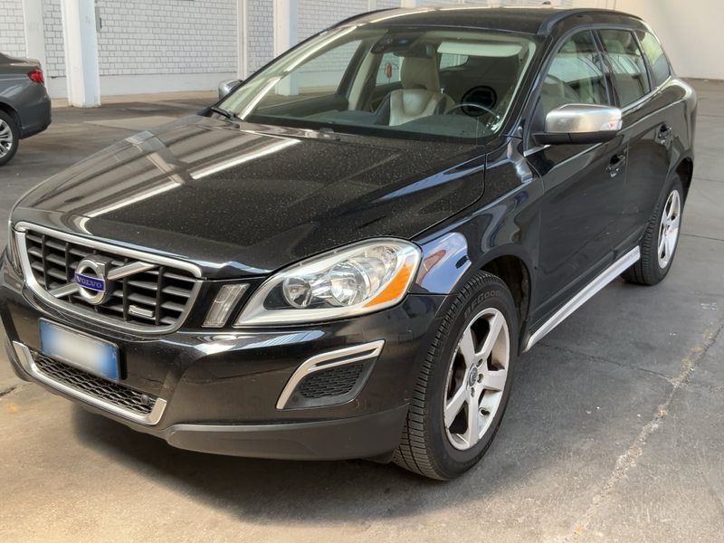 Volvo XC60 2.4 D4 R-Design AWD 2010 – снимка 1