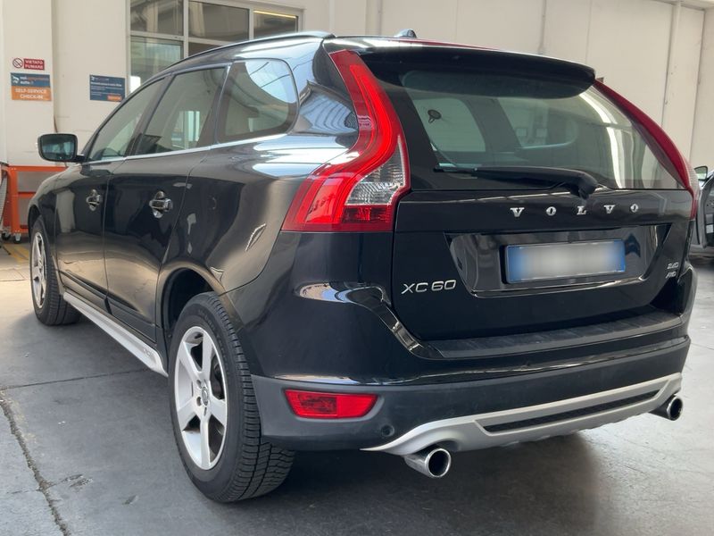 Volvo XC60 2.4 D4 R-Design AWD 2010 – снимка 6