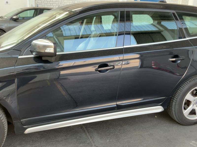 Volvo XC60 2.4 D4 R-Design AWD 2010 – снимка 4