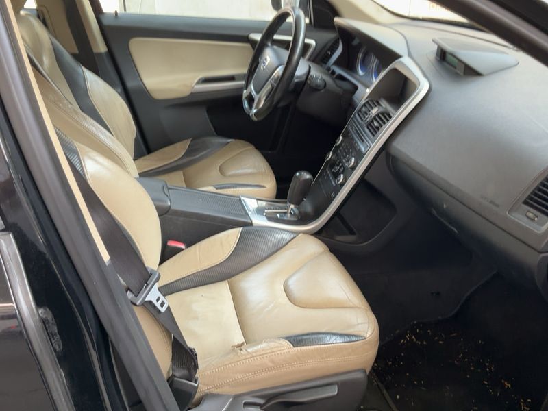 Volvo XC60 2.4 D4 R-Design AWD 2010 – снимка 16