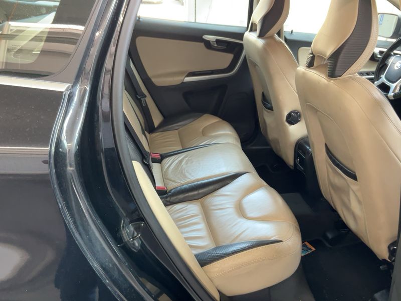 Volvo XC60 2.4 D4 R-Design AWD 2010 – снимка 19