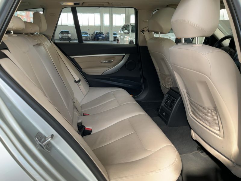BMW 3er 320d Luxury Line 2018 – снимка 14