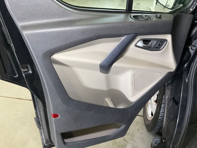 Ford Transit 2.2 TDCi 300 L1 Tourneo Titanium 2015 – снимка 38