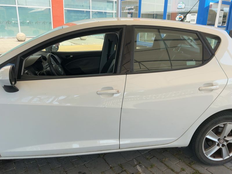 Seat Ibiza 1.6 TDI Style Tech 2013 – снимка 4