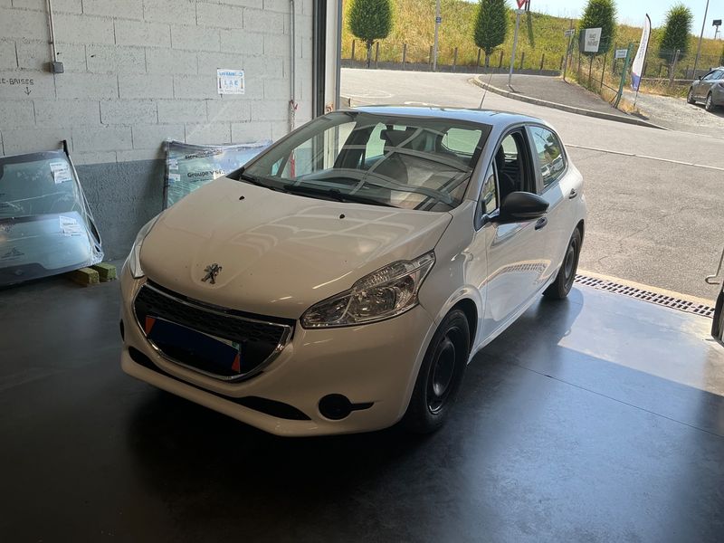 Peugeot 208 1.6 HDi Affaire Pack CD Clim 2012 – снимка 1