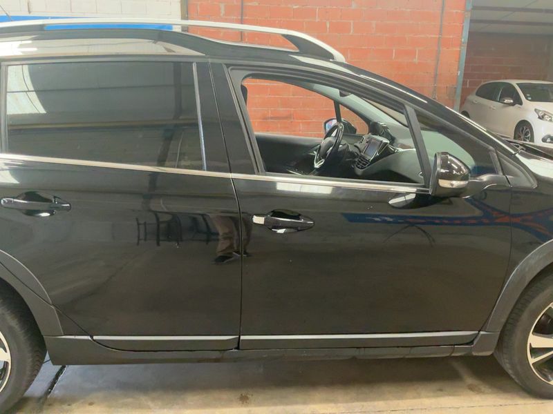 Peugeot 2008 1.6 Blue-HDi Allure 2018 – снимка 10