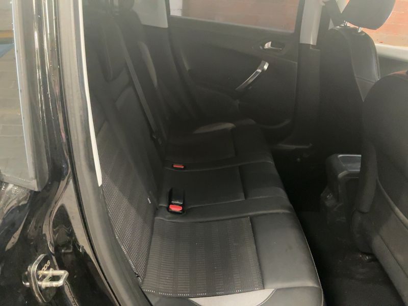 Peugeot 2008 1.6 Blue-HDi Allure 2018 – снимка 19