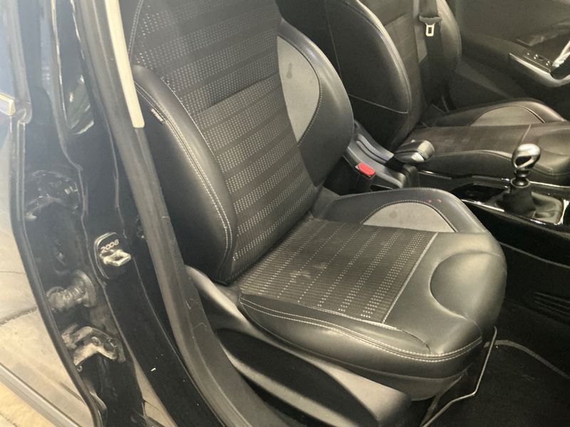 Peugeot 2008 1.6 Blue-HDi Allure 2018 – снимка 25