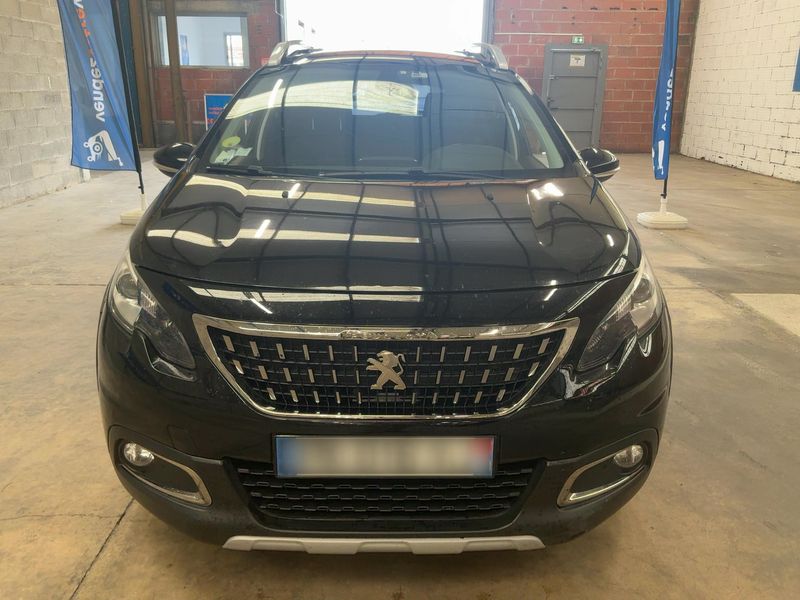 Peugeot 2008 1.6 Blue-HDi Allure 2018 – снимка 14