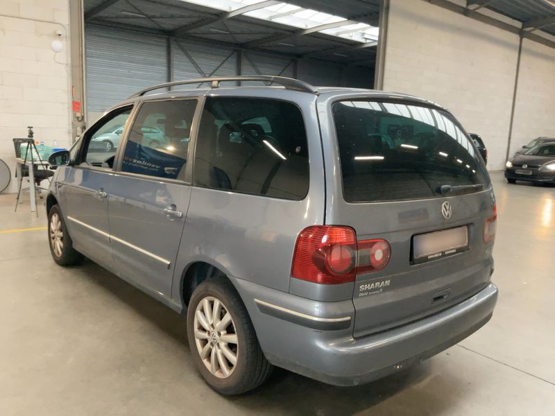 Volkswagen Sharan 1.9 TDI Sportline 2010 – снимка 6