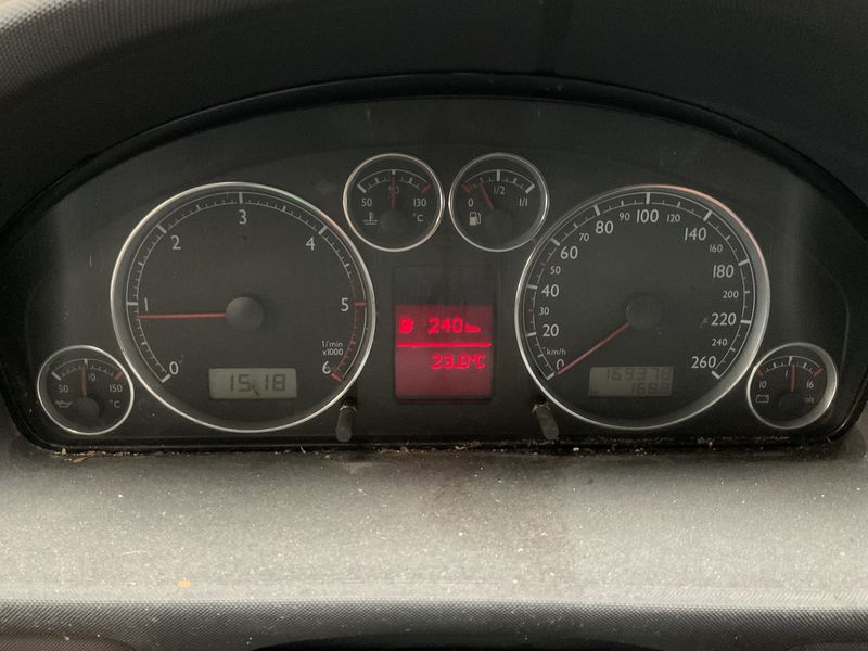 Volkswagen Sharan 1.9 TDI Sportline 2010 – снимка 19