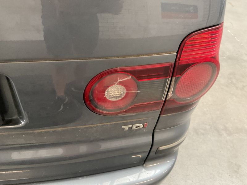 Volkswagen Sharan 1.9 TDI Sportline 2010 – снимка на щета 46