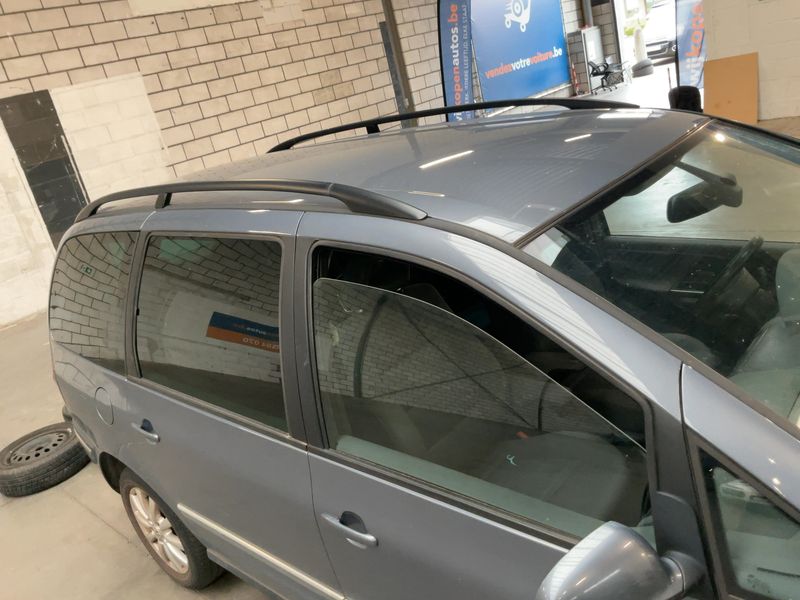 Volkswagen Sharan 1.9 TDI Sportline 2010 – снимка 13