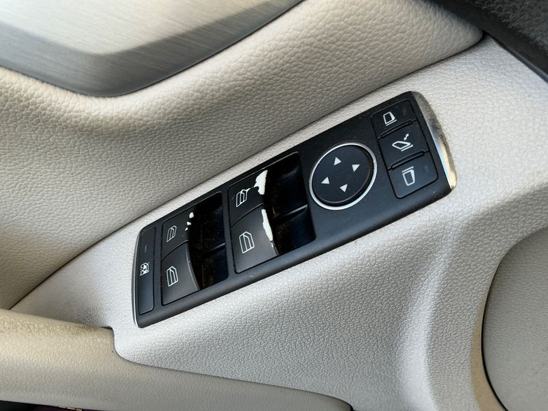 Mercedes-Benz C-Klasse C 220 CDI BlueEfficiency Avantgarde 2011 – снимка 31