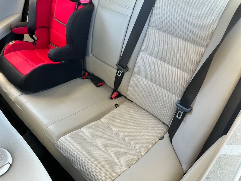 Mercedes-Benz C-Klasse C 220 CDI BlueEfficiency Avantgarde 2011 – снимка 29
