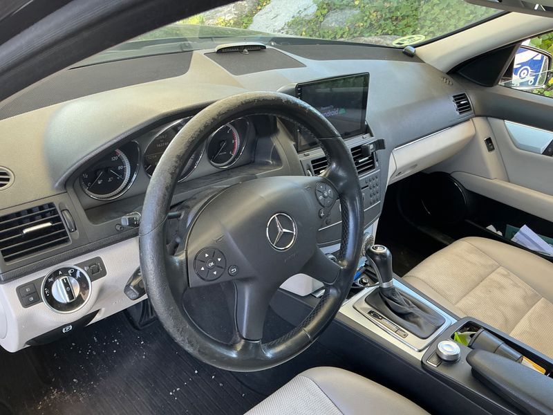 Mercedes-Benz C-Klasse C 220 CDI BlueEfficiency Avantgarde 2011 – снимка 27