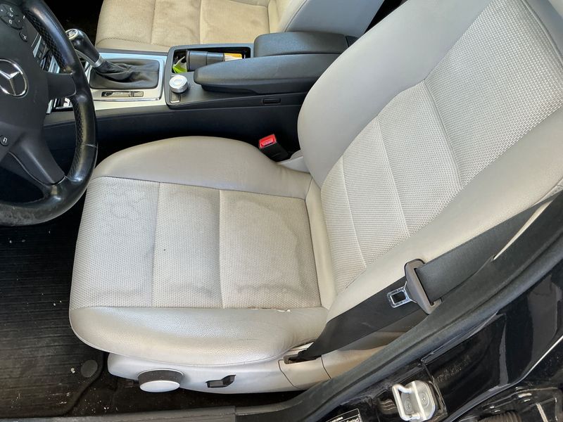 Mercedes-Benz C-Klasse C 220 CDI BlueEfficiency Avantgarde 2011 – снимка 26