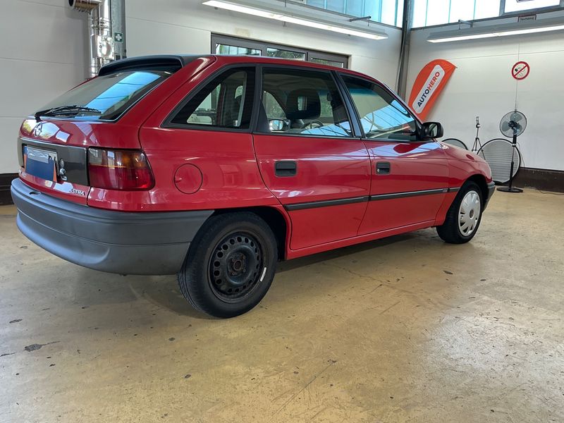 Opel Astra 1.4 GLS 1995 – снимка 2