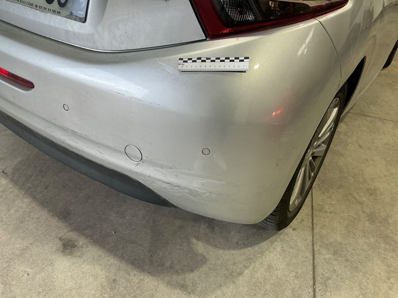 Peugeot 208 1.2 PureTech Allure 2016 – снимка 33